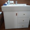 mueble-de-madera-lacado-blanco-cuarto-de-bao