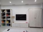 mueble-de-3-piezas-uno-con-ondas-otro-libreria-y-otro-bajo-televisor-nogal-envejecido2