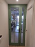 puerta-de-cristales-de-dos-hojas-con-semicirculo-palilleria-y-lacada-en-verde3